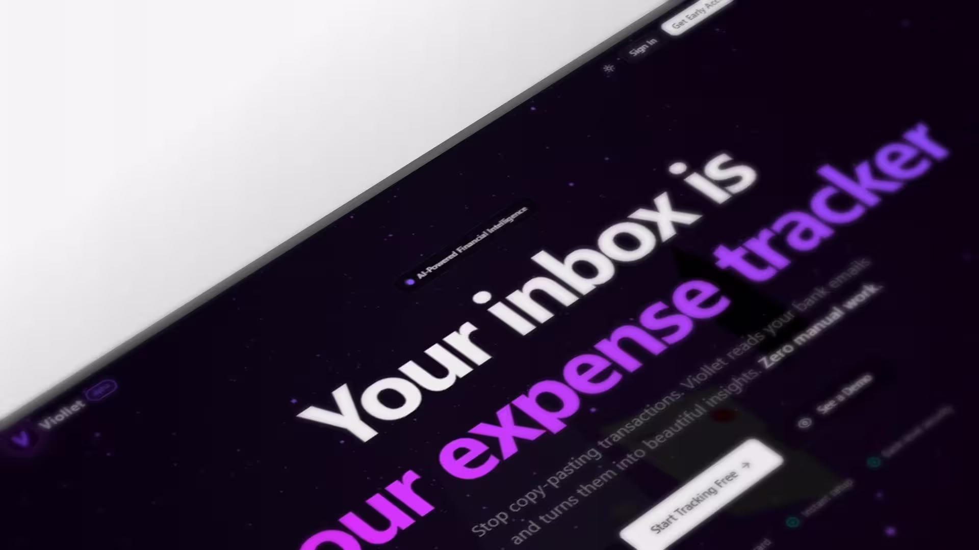 Dashboard de Viollet mostrando seguimiento automatizado de gastos desde notificaciones bancarias por correo